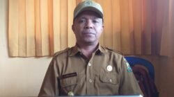 Camat Hendrik Sukaria: Tidak Ada Warga yang Komplein Terkait Pengurugan Badan Jalan Golowelu – Goloworok, Malah Mereka Melompat Keriangan