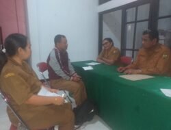 Kepsek SDK Pagal 2, Yustus Adilamuilo Jumpai Kadis Aldy Tjangkung Koordinasi Gurunya Magang ke Perpusda Selama Sebulan