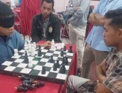 Ngeri Mati Punya Kendati Matanya Ditutup, Anak Kelas V SD Ini Bisa Kalahkan Pemain Catur Setingkat SMA di Kota Ruteng