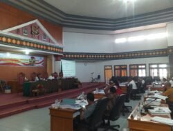 Dewan Lexy Armanjaya Pimpin Rapat DPRD bersama Bagian Hukum dan DPMPTSP Bahas Ranperda Penanaman Modal Kabupaten Manggarai