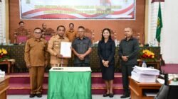 Legislatif dan Eksekutif Kabupaten Manggarai Tetapkan Ranperda Industri dan Penanaman Modal menjadi Perda