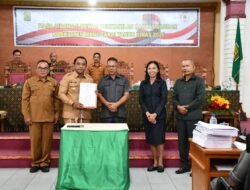 Legislatif dan Eksekutif Kabupaten Manggarai Tetapkan Ranperda Industri dan Penanaman Modal menjadi Perda